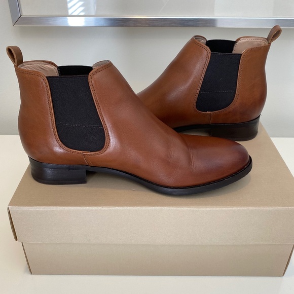 Clarks Chelsea Boots - Size 6 - Picture 5 of 16